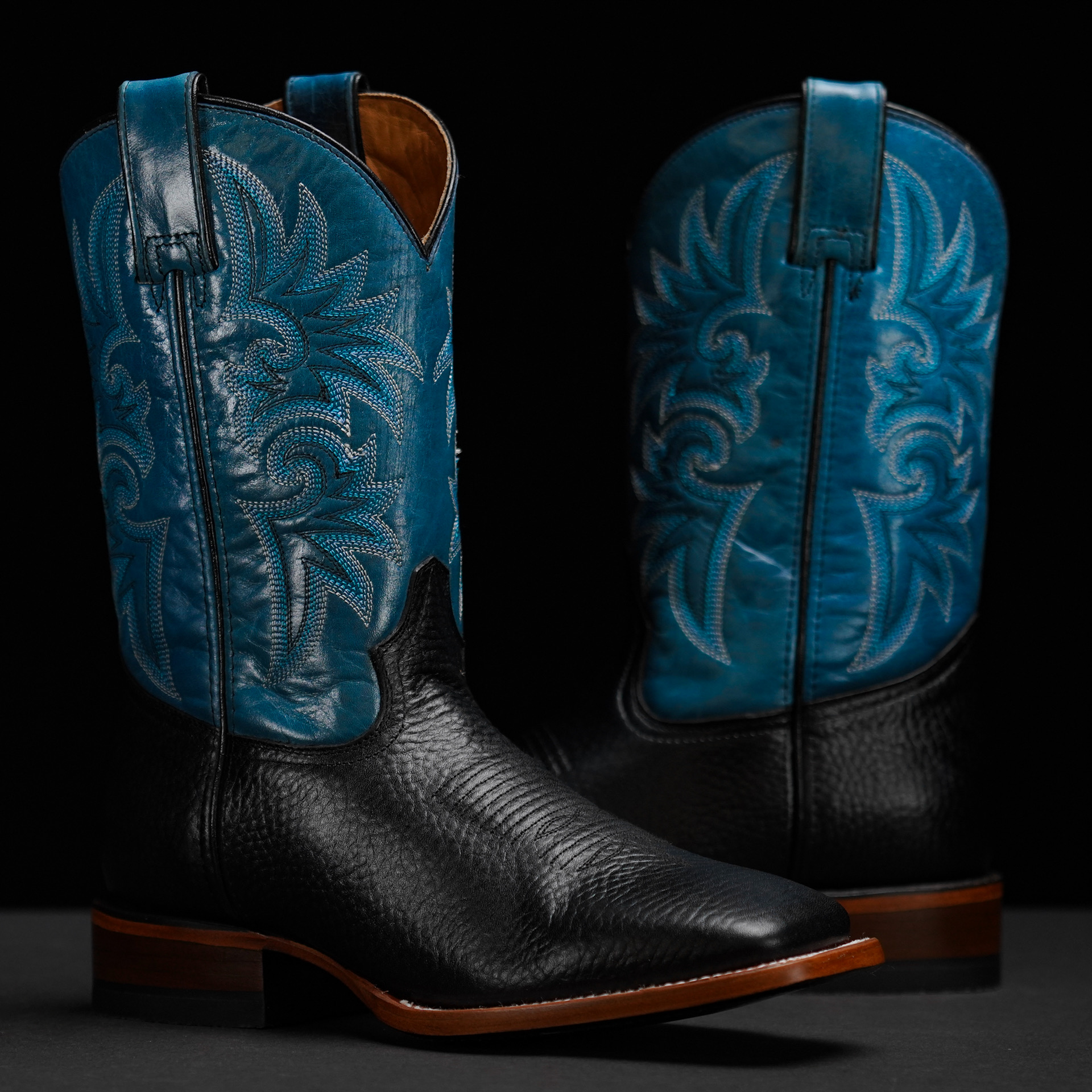 Black Bullhide – Square Toe