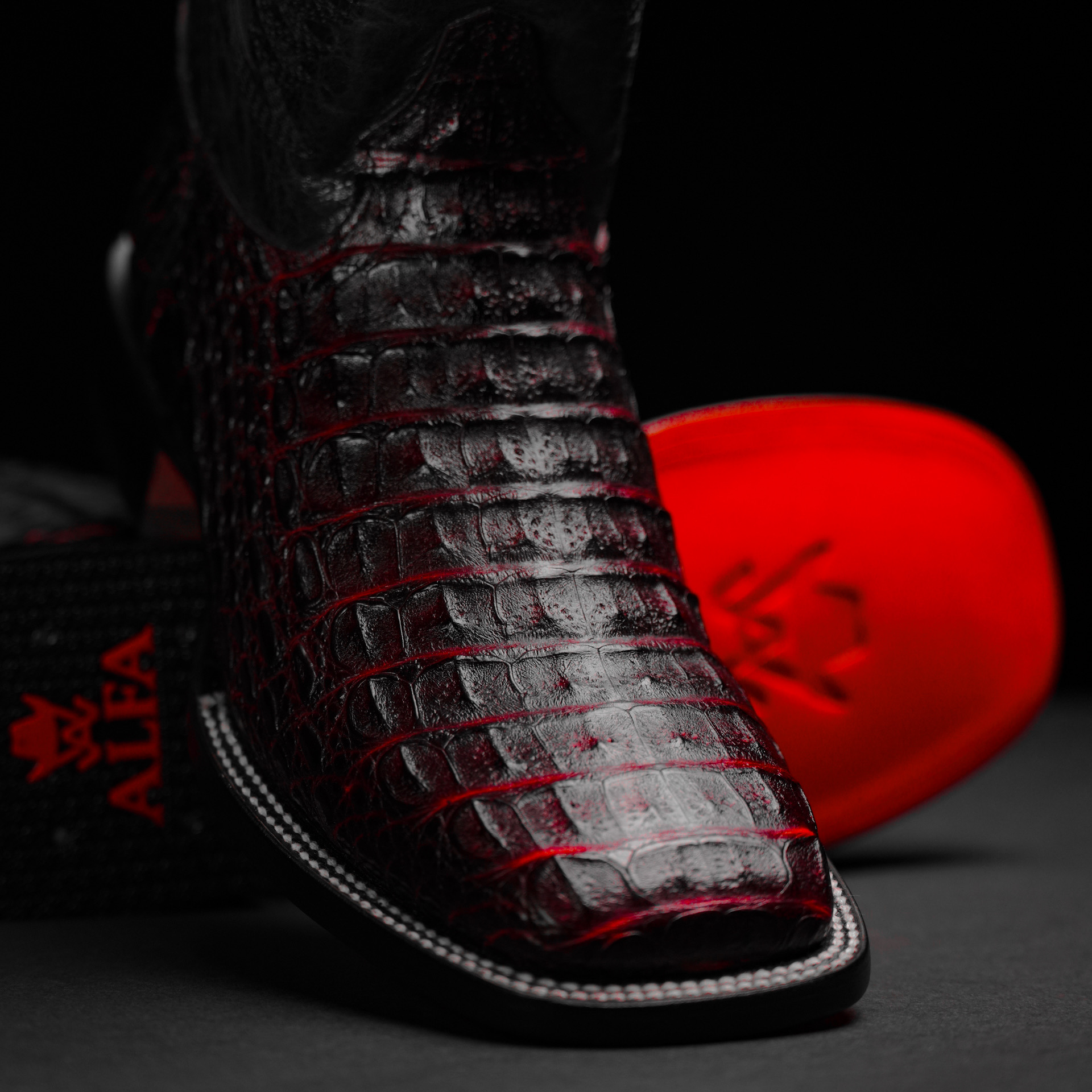 kaaaho Black Caiman Horn Back – Square Toe – Alfa Western Wear