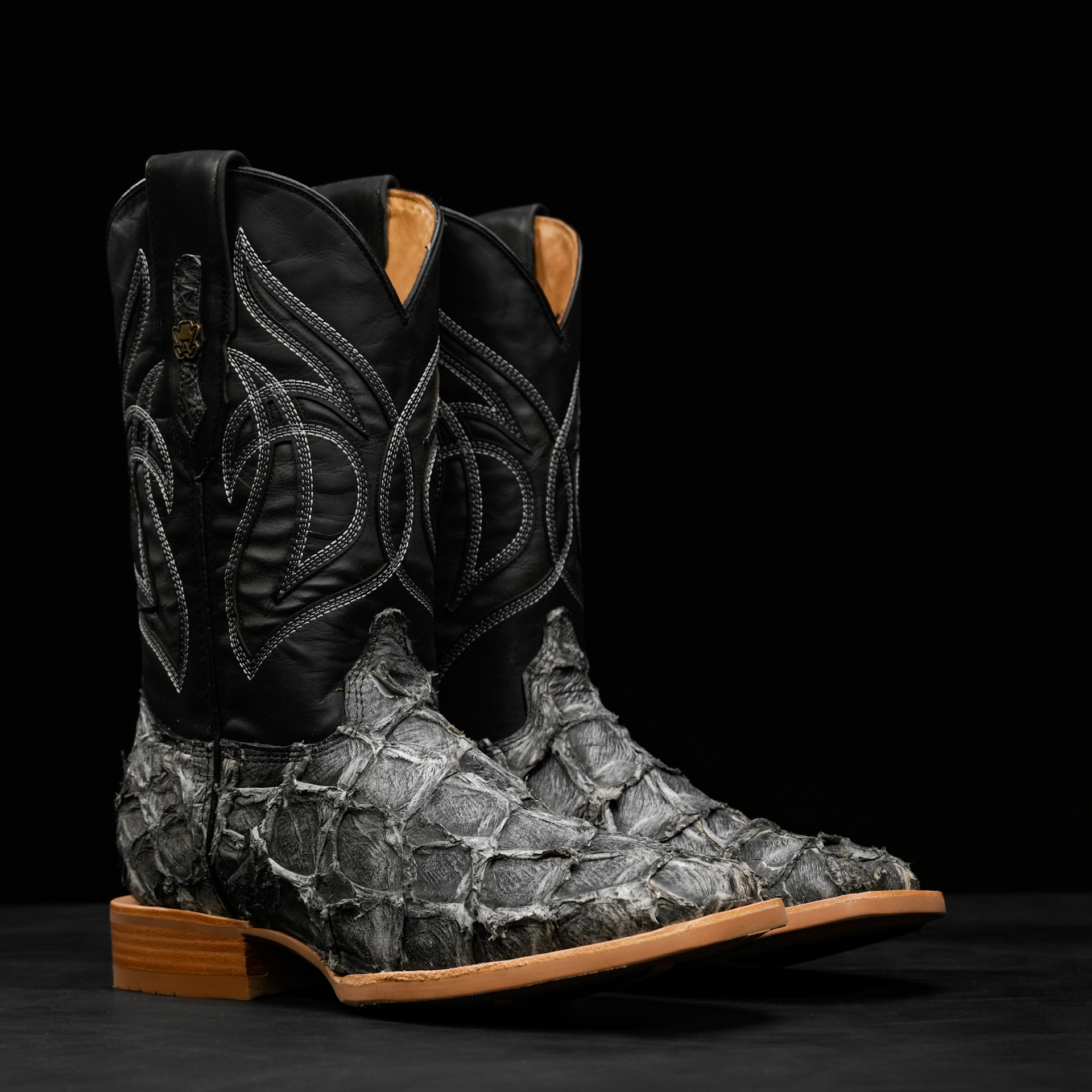 AUTHENTIC Newspaper Pirarucu – Arena Square Toe
